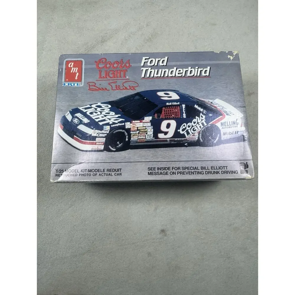 AMT ERTL Bill Elliott #9 Coors Light Ford Thunderbird Model Kit 1:25 6740